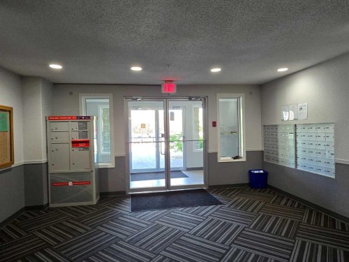 1206-604 8 Street Sw, Airdrie, AB - Indoor Photo Showing Other Room