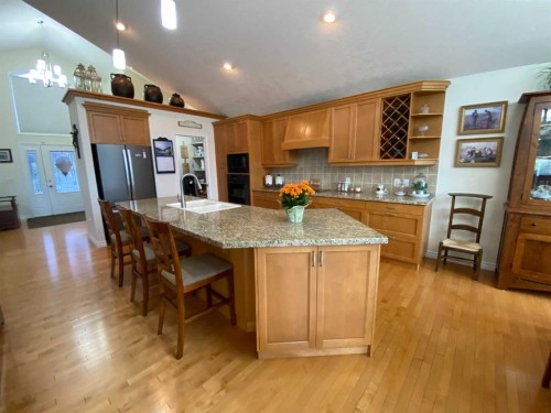 79 Park Place West, Brooks, AB - Indoor Photo Showing Kitchen