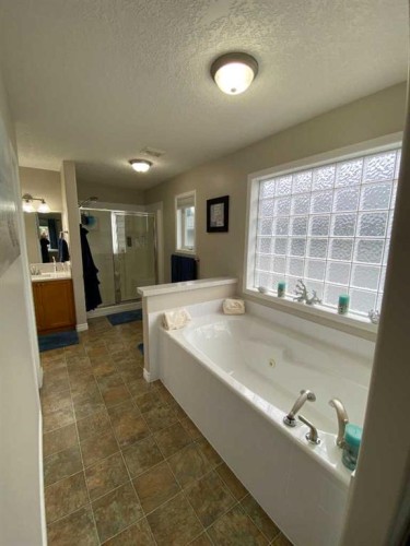 79 Park Place West, Brooks, AB - Indoor