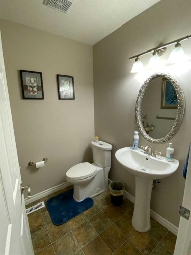 79 Park Place West, Brooks, AB - Indoor Photo Showing Bathroom