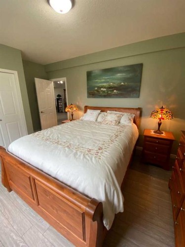 79 Park Place West, Brooks, AB - Indoor Photo Showing Bedroom