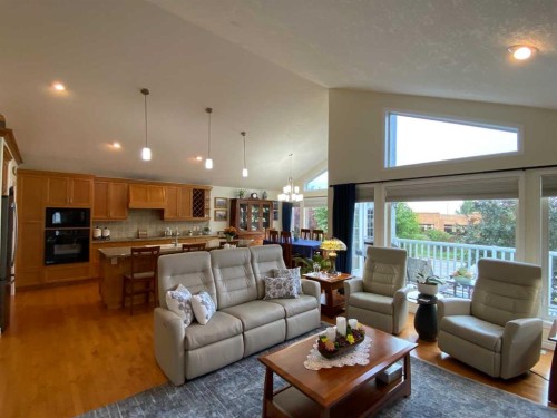 79 Park Place West, Brooks, AB - Indoor Photo Showing Living Room