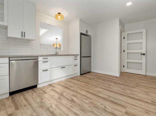 1818 10A Street, Coaldale, AB - Indoor Photo Showing Kitchen With Upgraded Kitchen