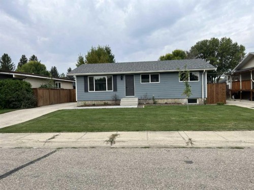 1818 10A Street, Coaldale, AB - Outdoor