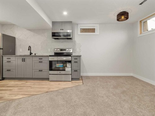 1818 10A Street, Coaldale, AB - Indoor Photo Showing Kitchen