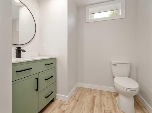 1818 10A Street, Coaldale, AB - Indoor Photo Showing Bathroom