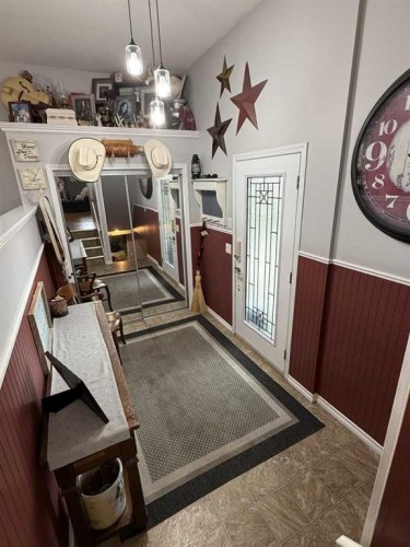 502 Fox Lake Trail, Hanna, AB - Indoor Photo Showing Other Room