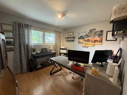 502 Fox Lake Trail, Hanna, AB - Indoor