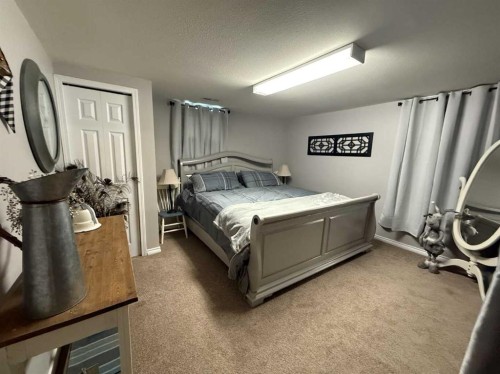 502 Fox Lake Trail, Hanna, AB - Indoor Photo Showing Bedroom