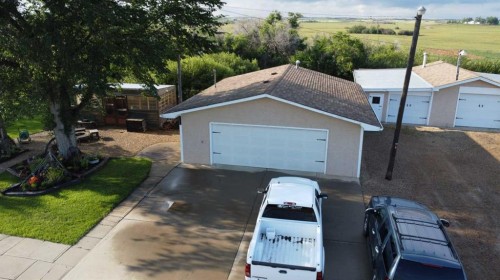 502 Fox Lake Trail, Hanna, AB - Outdoor
