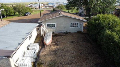 502 Fox Lake Trail, Hanna, AB - Outdoor