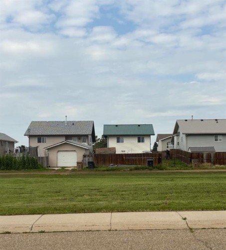 83 Upland Manor West, Brooks, AB 