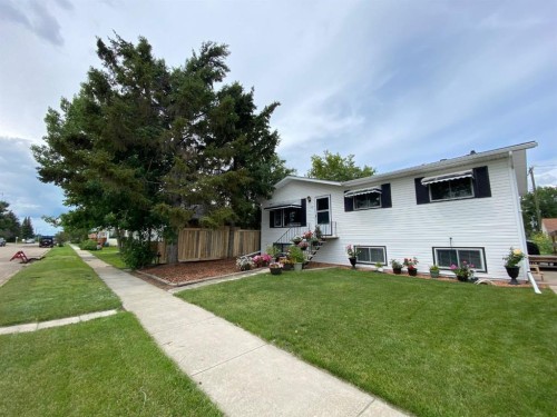 208 4 Avenue WEST Hanna, AB T0J 1P0