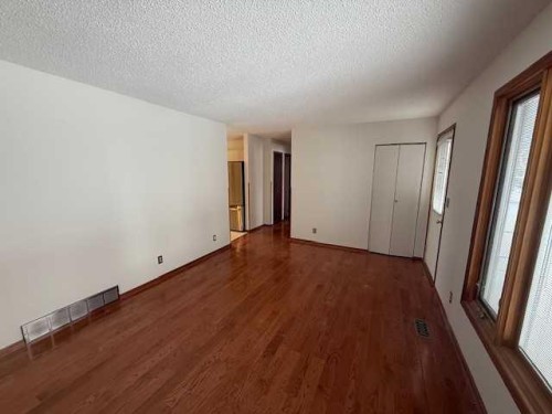 10 Main Street, Munson, AB - Indoor Photo Showing Other Room