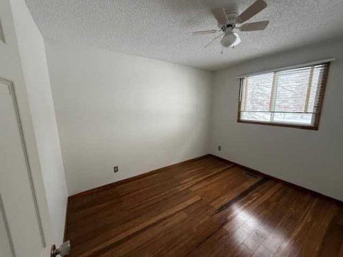 10 Main Street, Munson, AB - Indoor Photo Showing Other Room