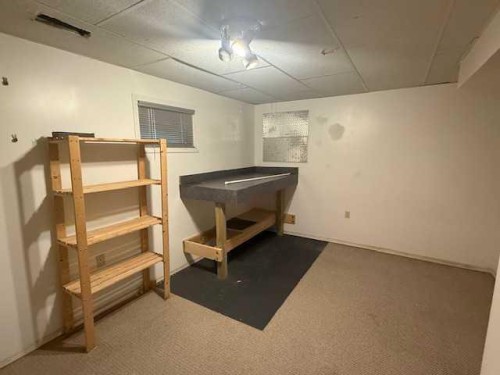 10 Main Street, Munson, AB - Indoor Photo Showing Other Room