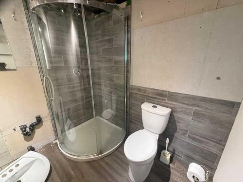 10 Main Street, Munson, AB - Indoor Photo Showing Bathroom