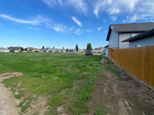 79 Upland Manor West, Brooks, AB 