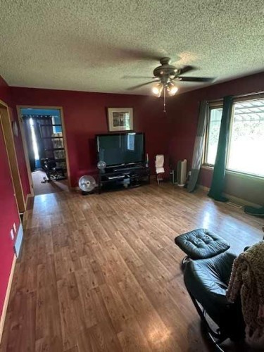 406 Fox Lake Trail, Hanna, AB - Indoor