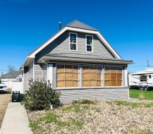 102 3 Avenue EAST Oyen, AB T0J 2J0