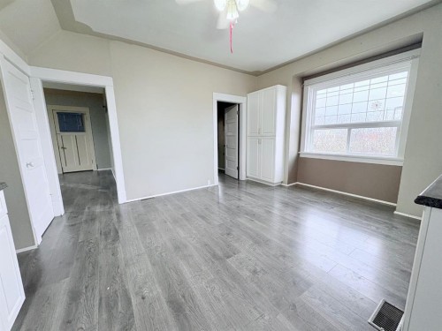 102 3 Avenue East, Oyen, AB - Indoor Photo Showing Other Room