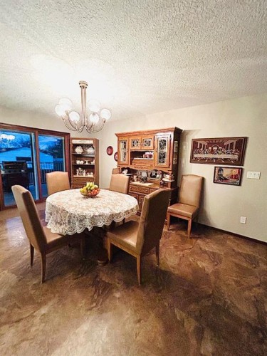 402 5 Avenue East, Oyen, AB - Indoor Photo Showing Dining Room