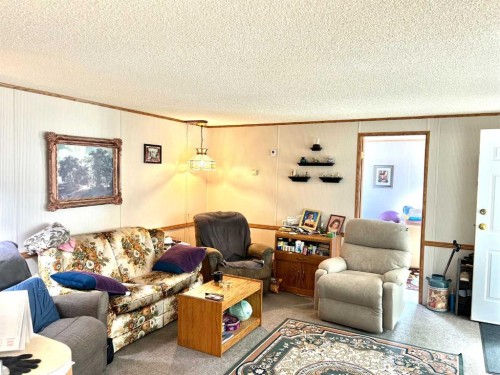 163078 Twp Rd 232, Gem, AB - Indoor Photo Showing Living Room