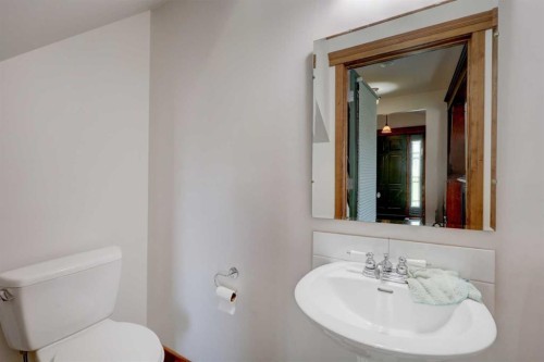 1507 2 Avenue Nw, Drumheller, AB - Indoor Photo Showing Bathroom