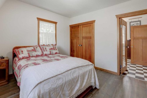 1507 2 Avenue Nw, Drumheller, AB - Indoor Photo Showing Bedroom