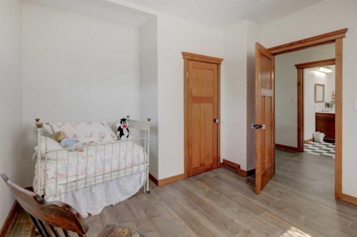1507 2 Avenue Nw, Drumheller, AB - Indoor Photo Showing Bedroom