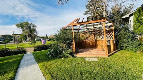 1507 2 Avenue Nw, Drumheller, AB - Outdoor