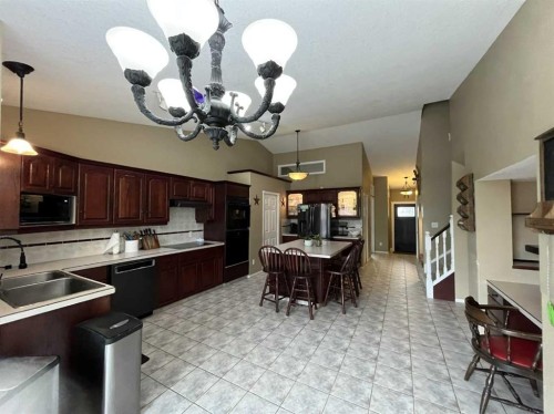 3930 Harmony Place, Taber, AB - Indoor Photo Showing Other Room