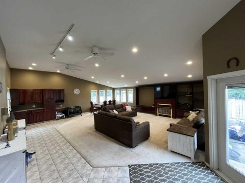 3930 Harmony Place, Taber, AB - Indoor