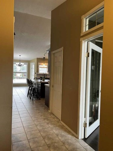 3930 Harmony Place, Taber, AB - Indoor