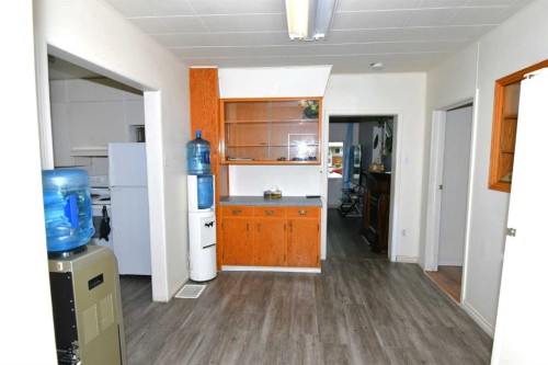127 2 Street East, Brooks, AB - Indoor Photo Showing Other Room