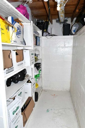 127 2 Street East, Brooks, AB - Indoor