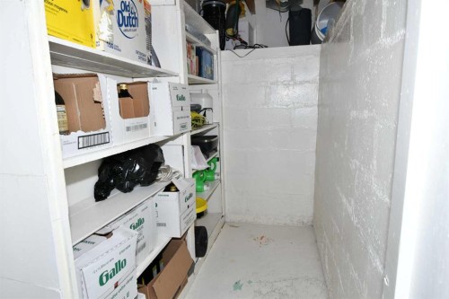 127 2 Street East, Brooks, AB - Indoor