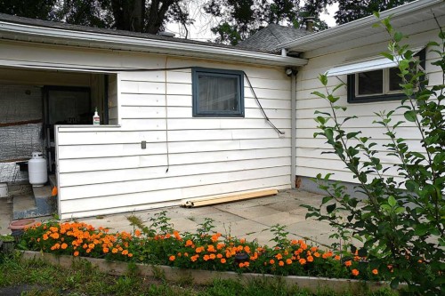 127 2 Street East, Brooks, AB - Outdoor