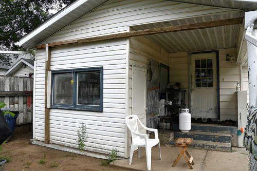 127 2 Street East, Brooks, AB - Outdoor With Exterior