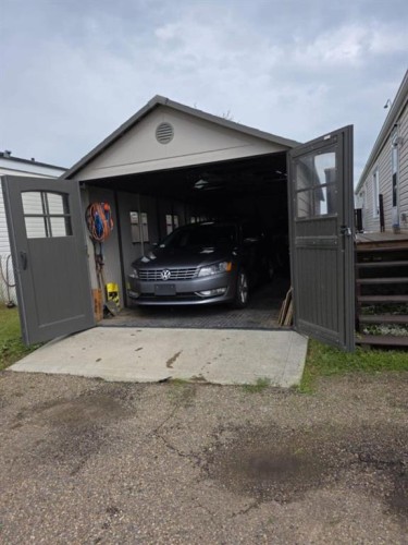 105 Meadowlake Close East, Brooks, AB - Outdoor