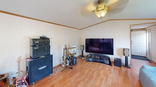 105 Meadowlake Close East, Brooks, AB - Indoor