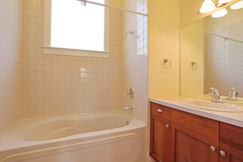 1024 Cassils Road West, Brooks, AB - Indoor Photo Showing Bathroom