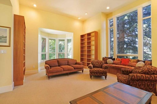 1024 Cassils Road West, Brooks, AB - Indoor Photo Showing Living Room