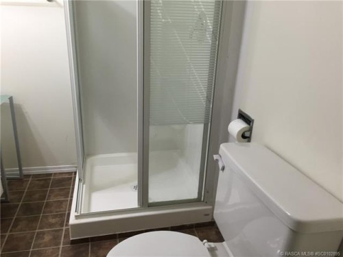 59 Hunts Drive, Drumheller, AB - Indoor Photo Showing Bathroom