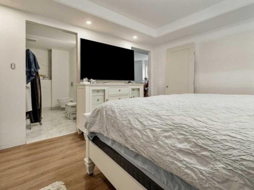 1006 Alice Birch Point North, Lethbridge, AB - Indoor Photo Showing Bedroom