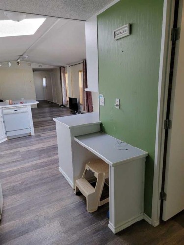 4447 Park Crescent, Coronation, AB - Indoor