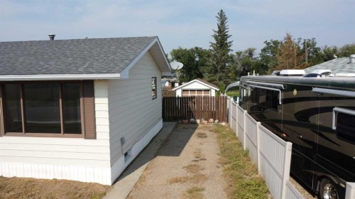 212 5 Avenue Se, Youngstown, AB - Outdoor With Exterior