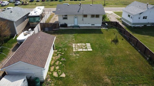 212 5 Avenue Se, Youngstown, AB - Outdoor