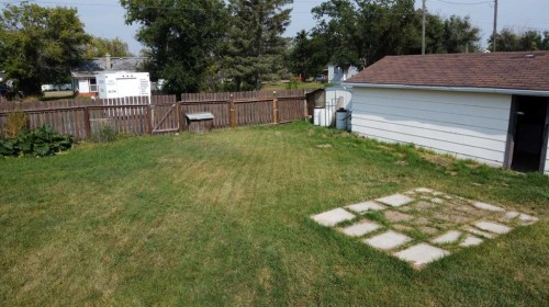 212 5 Avenue Se, Youngstown, AB - Outdoor