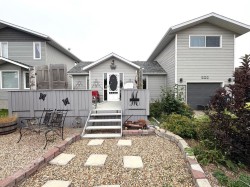 205 3 Avenue EAST Oyen, AB T0J 2J0